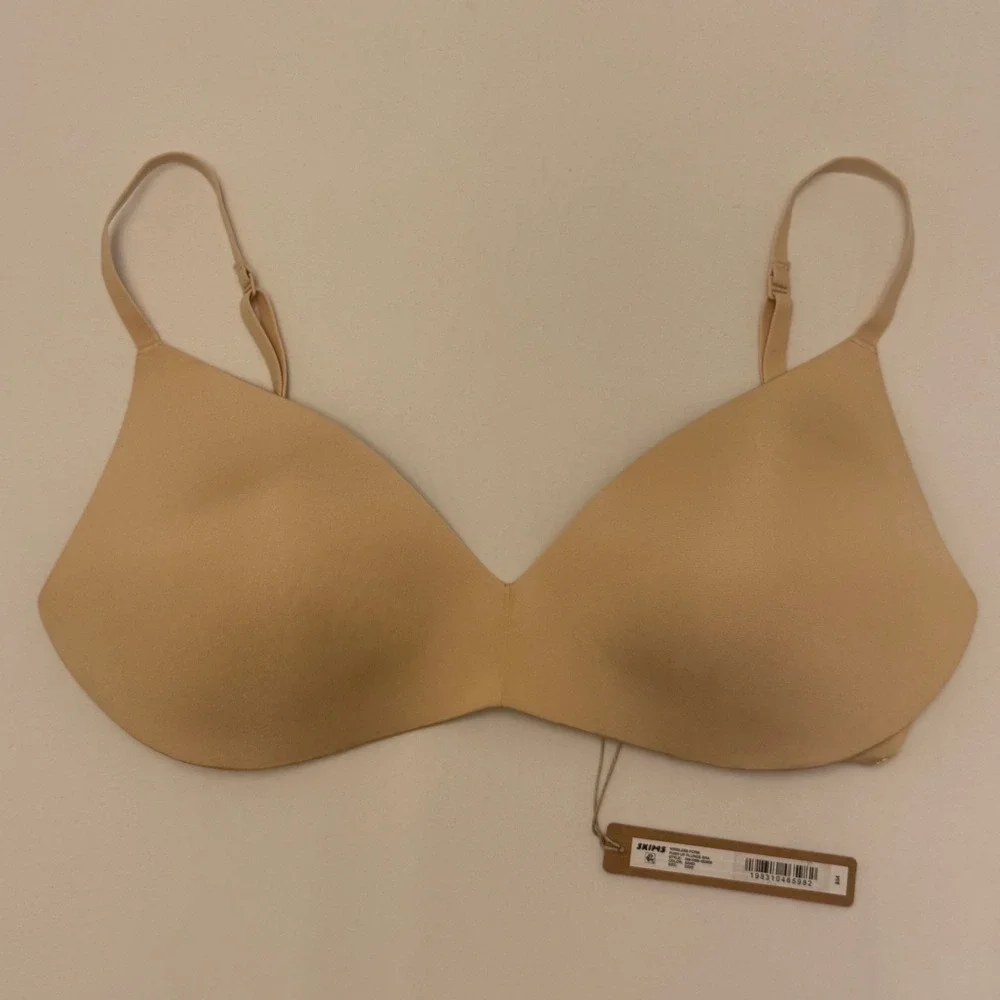 Skims Wireless Form Push Up Plunge Bra, 32DD, Sand, NWT, MSRP $54